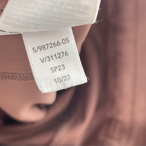 Athleta ultimate stash 7" biker short brown size XS workout short gym athletic - Picture 9 of 9